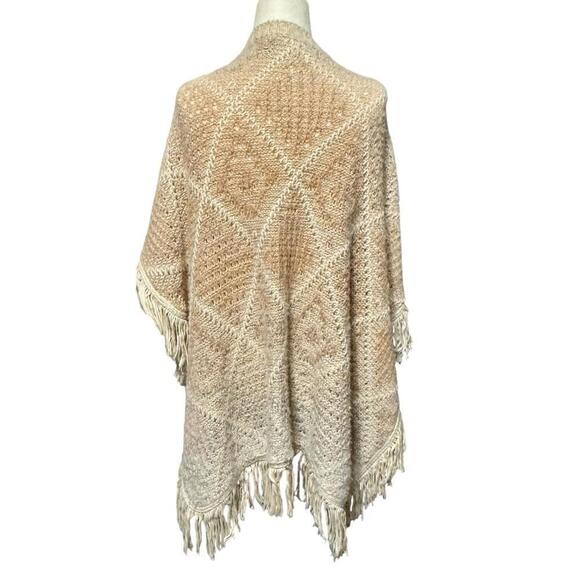 SAGE & FLOWER Oversized Fringe Cottagecore Granny Shawl Poncho Sweater Cardigan - Picture 5 of 8
